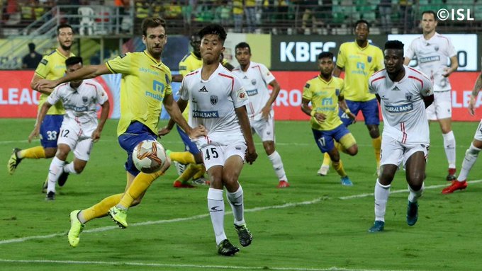 ഇനിയും ടീമായി മാറാതെ ബ്ലാസ്റ്റേഴ്സ്; പ്ലേ ഓഫ് സാധ്യതകൾ ഇനി  കടലാസിൽ മാത്രം